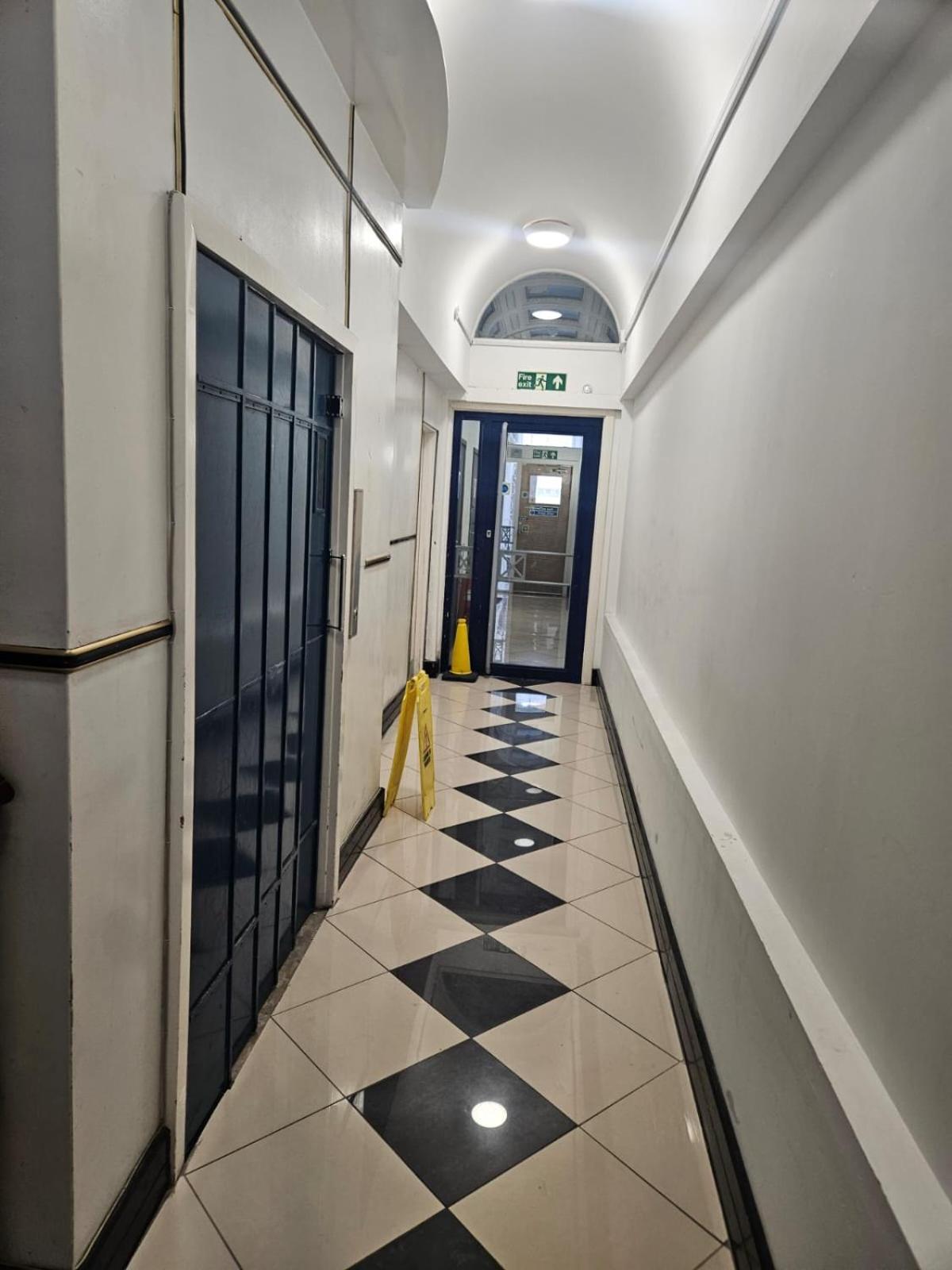 2 Bedroom City Centre Penthouse Loft Apartment Liverpool Exterior photo