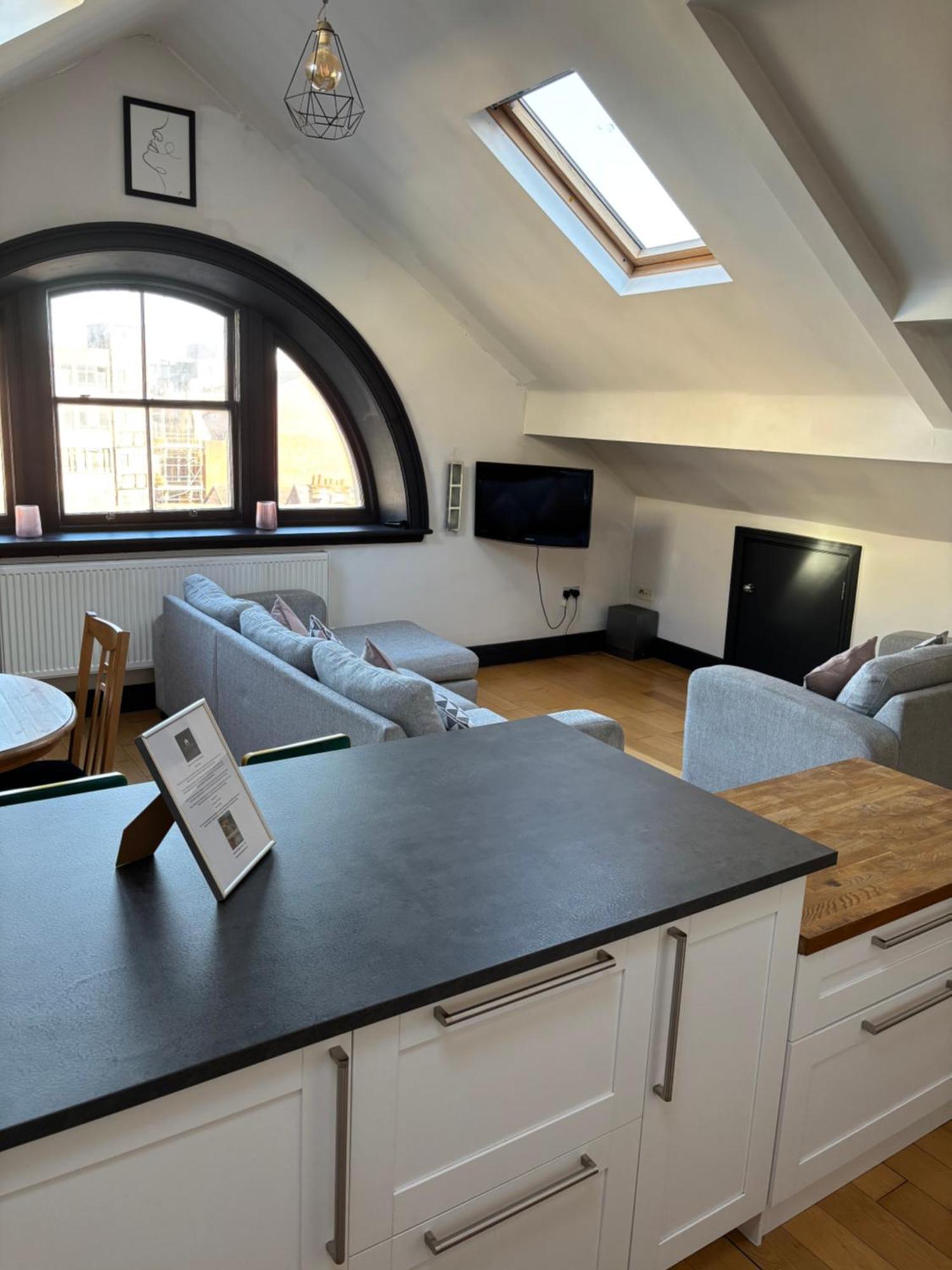 2 Bedroom City Centre Penthouse Loft Apartment Liverpool Exterior photo